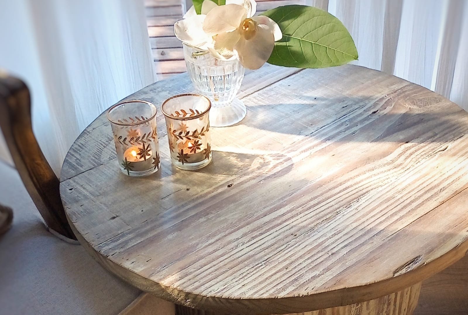 Mesa de lado SRA. PERLA